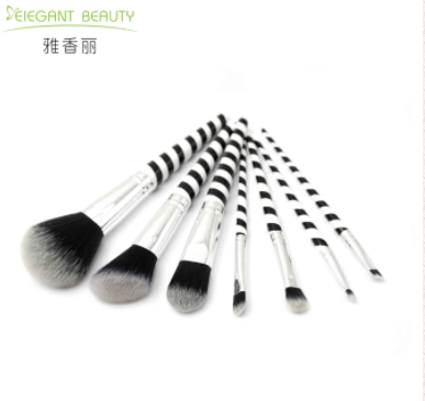 化妝的時候需要哪些工具？